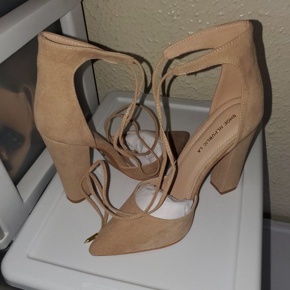 Heels - Picture 2 of 2